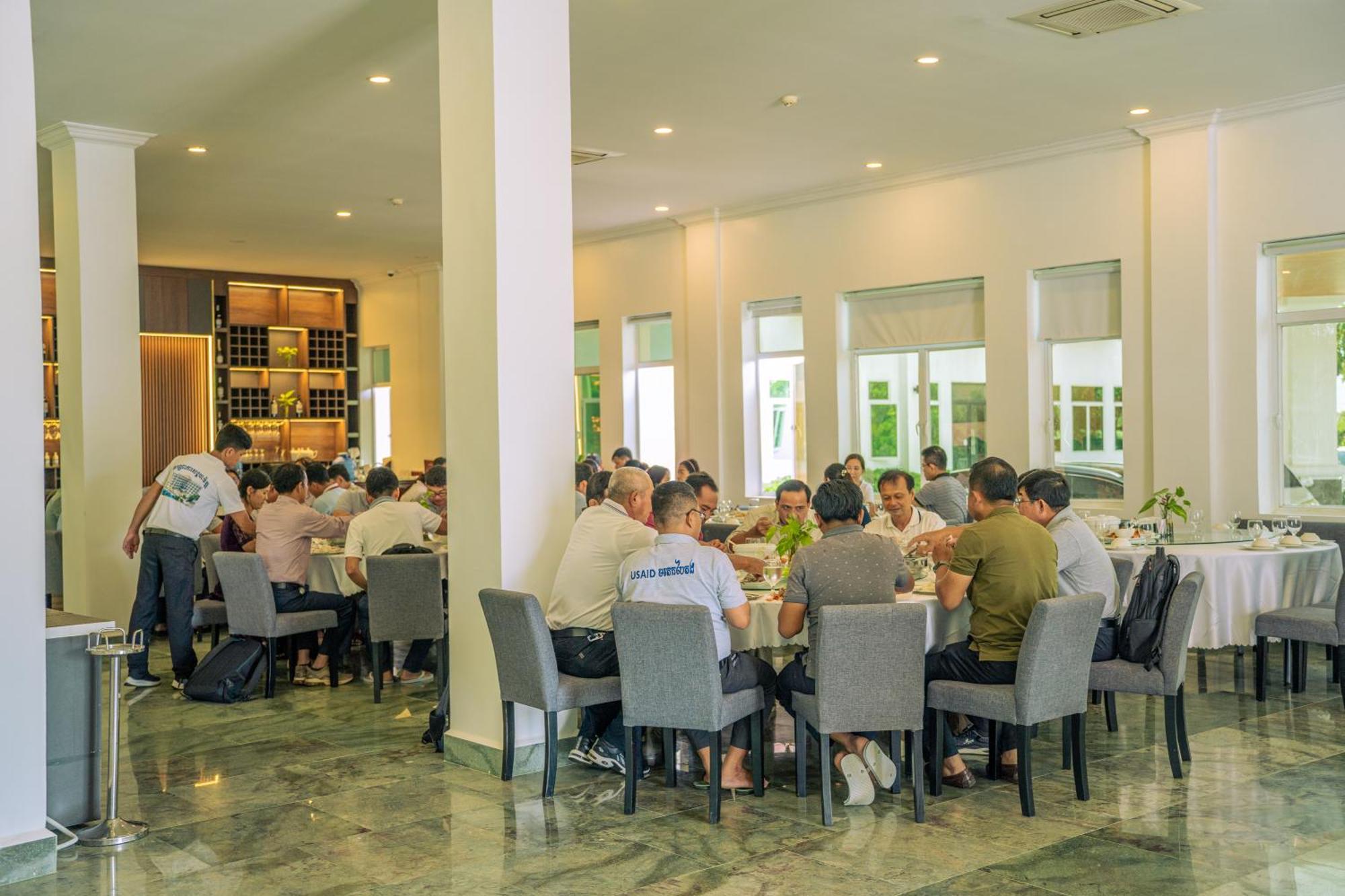 Sangkahak Mith Hotel Kep Exteriér fotografie
