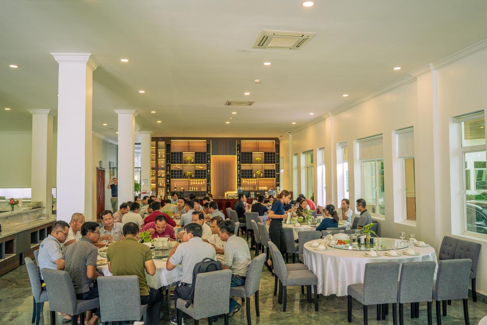 Sangkahak Mith Hotel Kep Exteriér fotografie