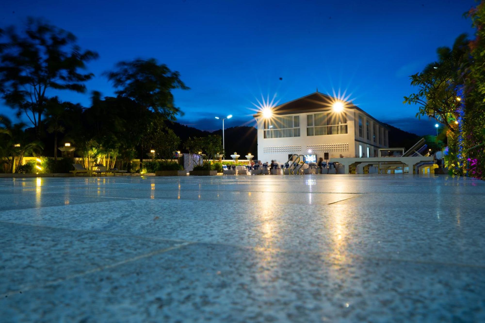 Sangkahak Mith Hotel Kep Exteriér fotografie